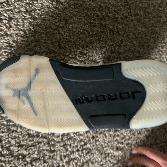 Jordan Retro White and Purple Sneakers - Picture 11 of 13